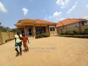 Furnished 4bdrm House in Kira Tarmacked for Sale