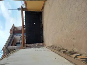 Furnished 5bdrm Duplex in Kira Tarmack Access for Sale