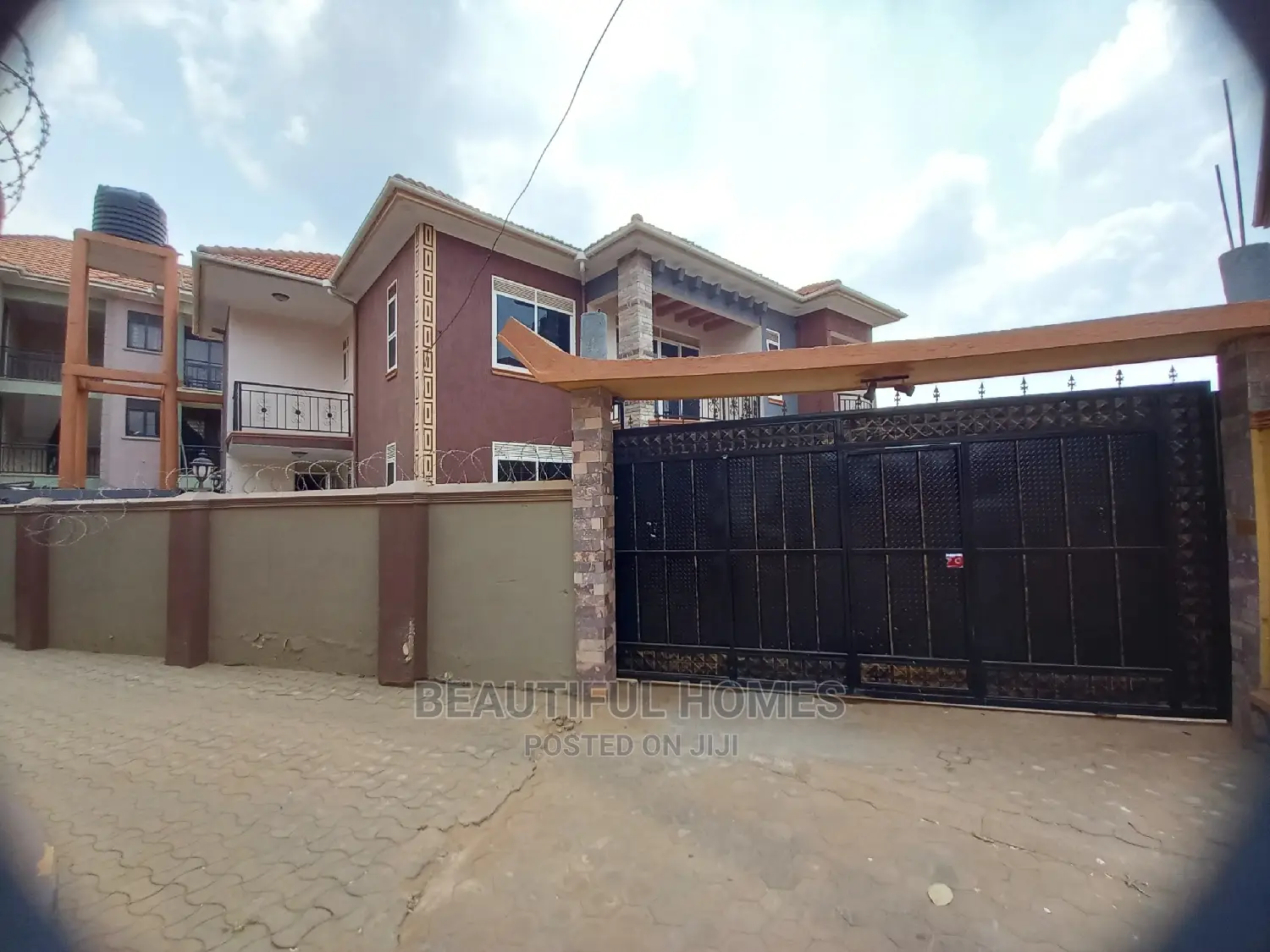 Furnished 5bdrm House in Kira Corporate for Sale