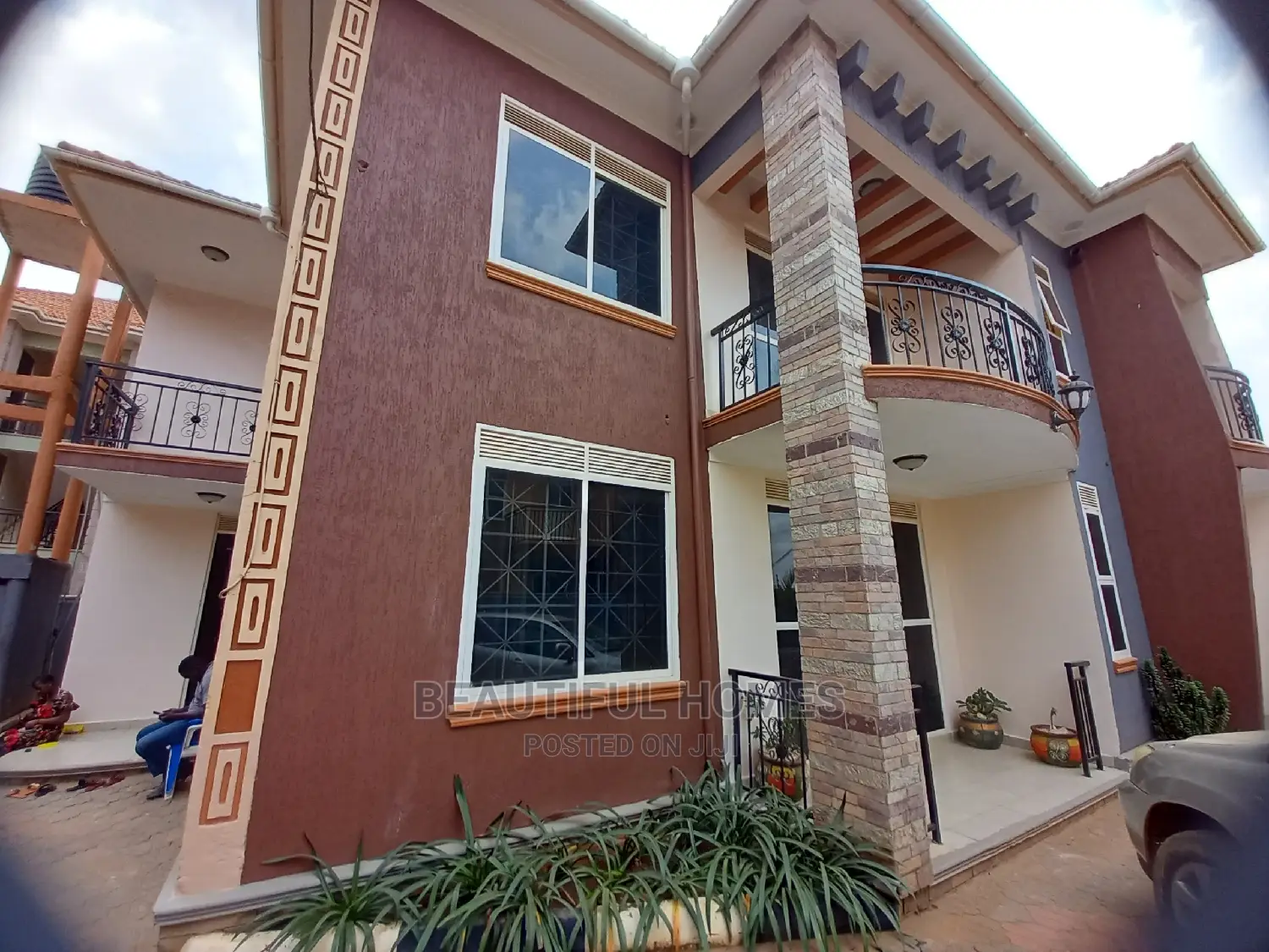 Furnished 5bdrm House in Kira Corporate for Sale