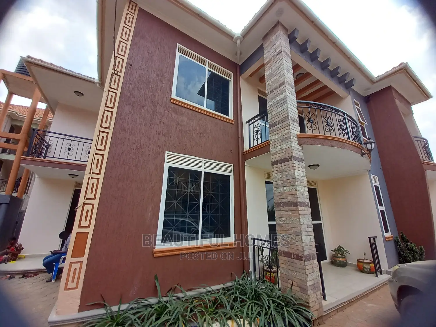 Furnished 5bdrm House in Kira Corporate for Sale