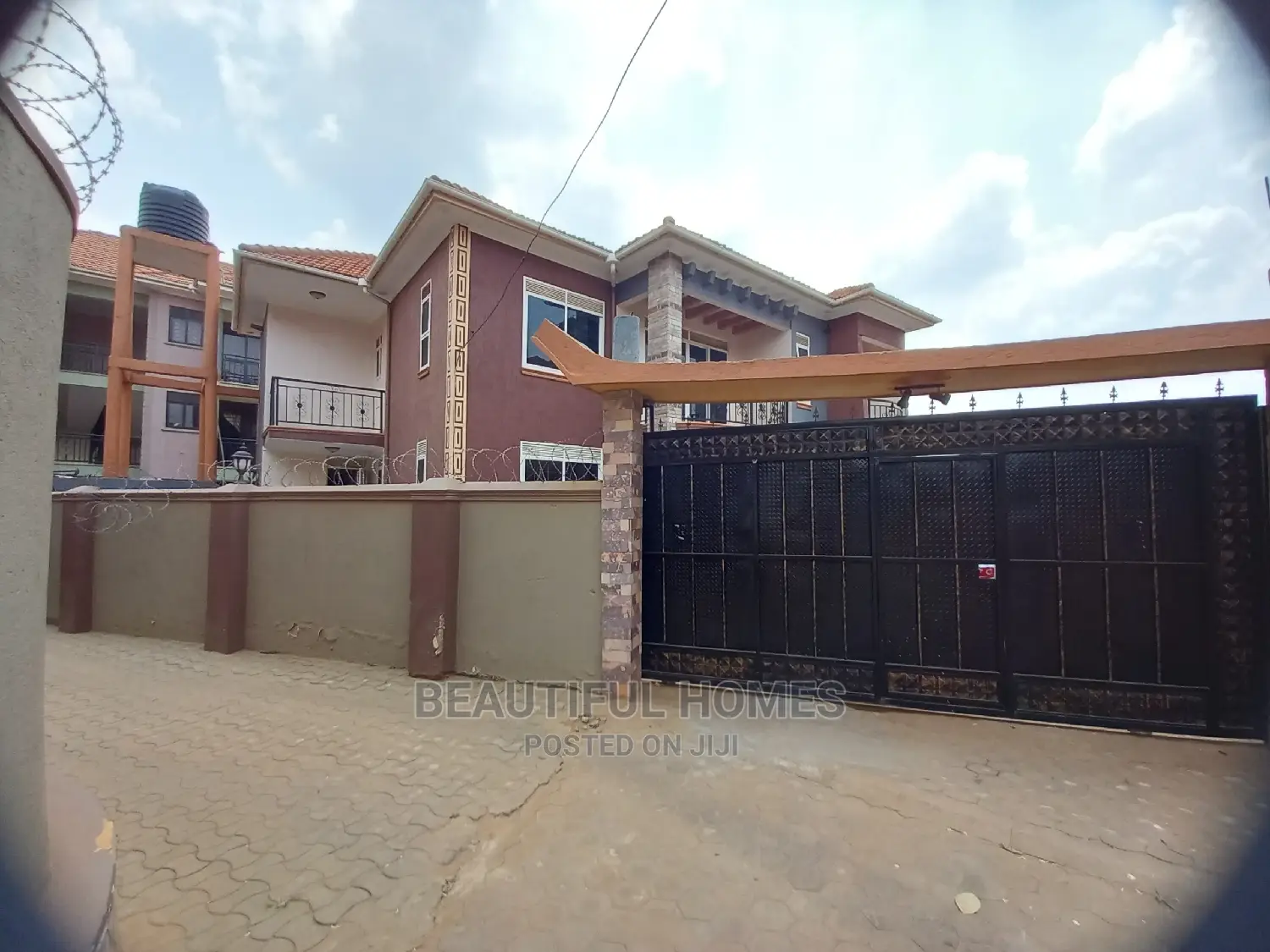 Furnished 5bdrm House in Kira Rich for Sale
