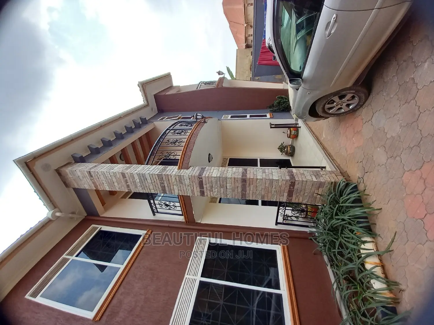 Furnished 5bdrm Mansion in Kira First Class for Sale