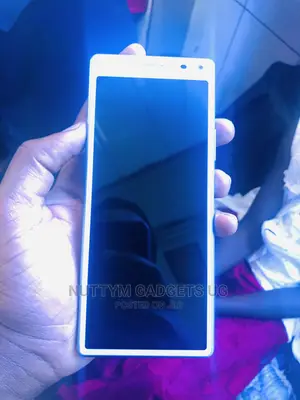 New Sony Xperia 8 SOV42 64 GB White