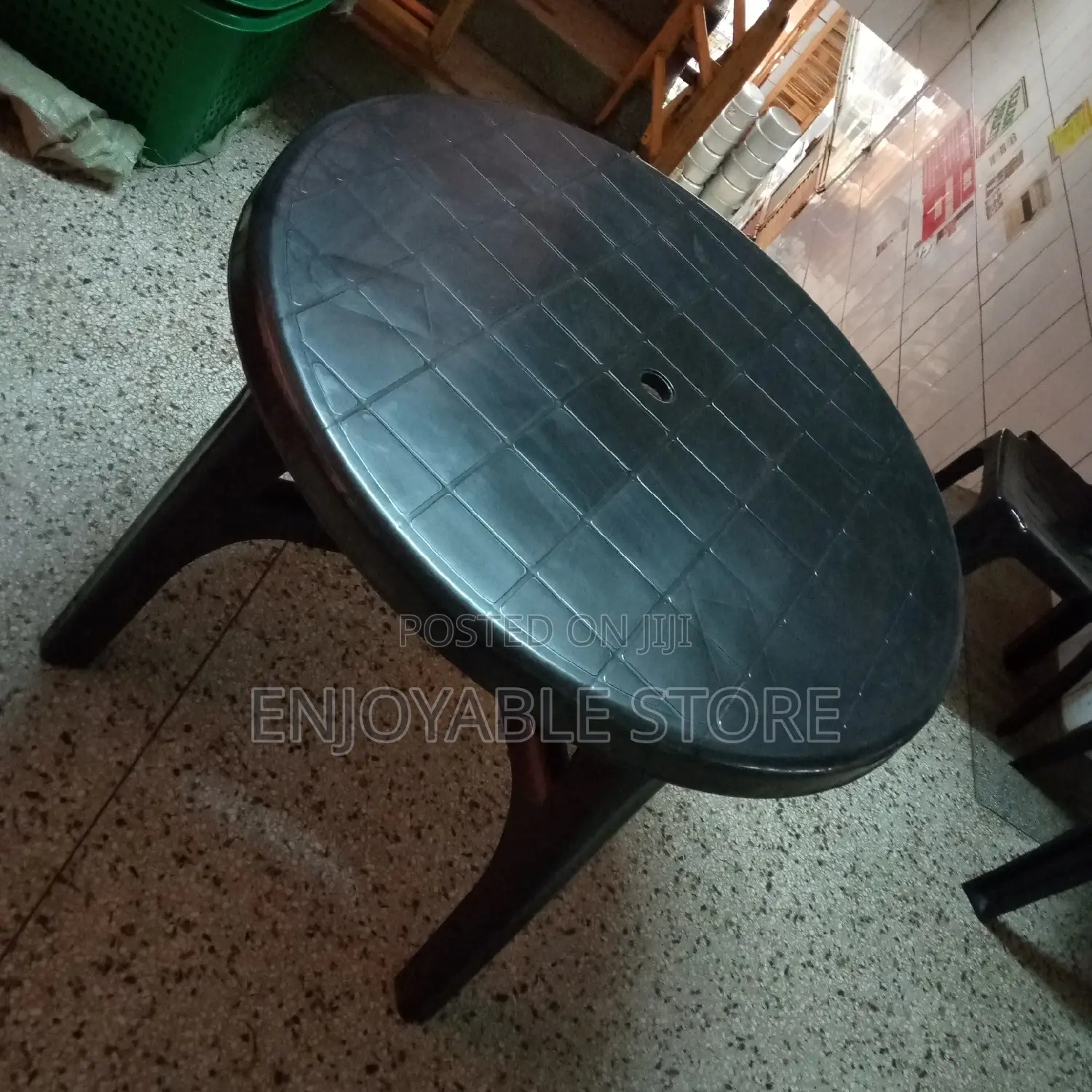 Durable Plastic Round Table