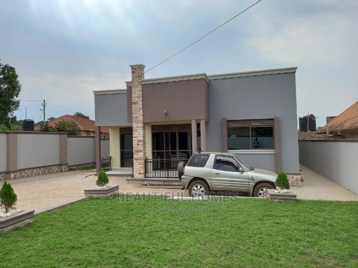Furnished 4bdrm House in Kira for Sale