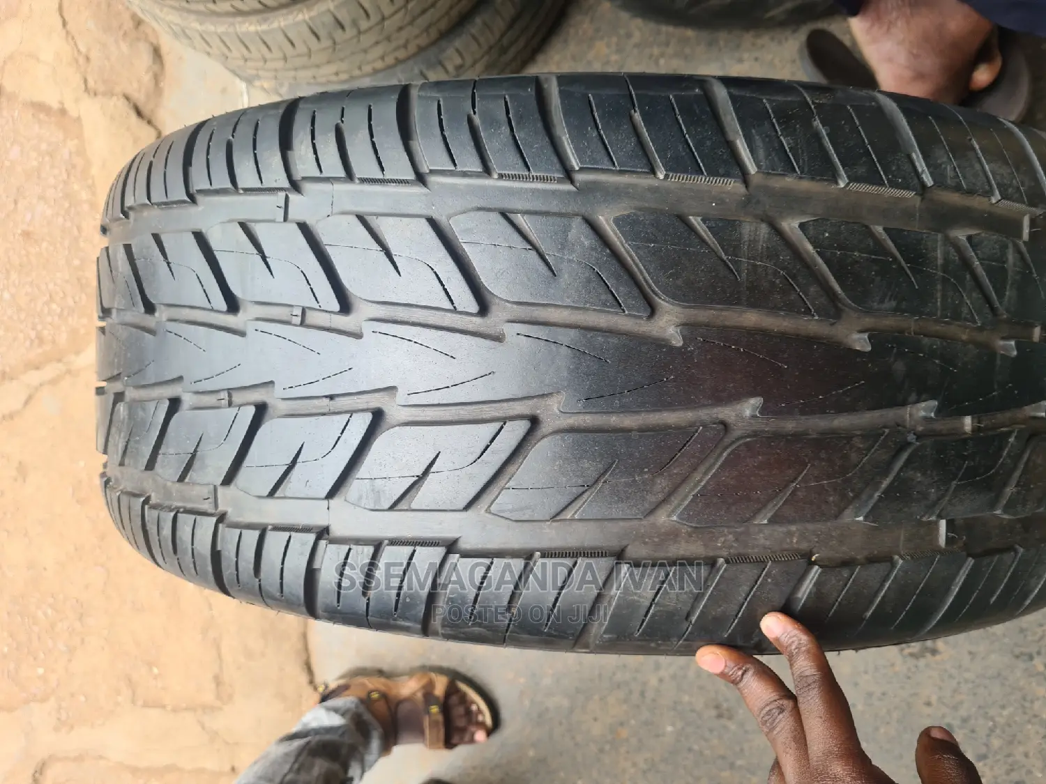 305/40r22 Tyre in 2nd Hand