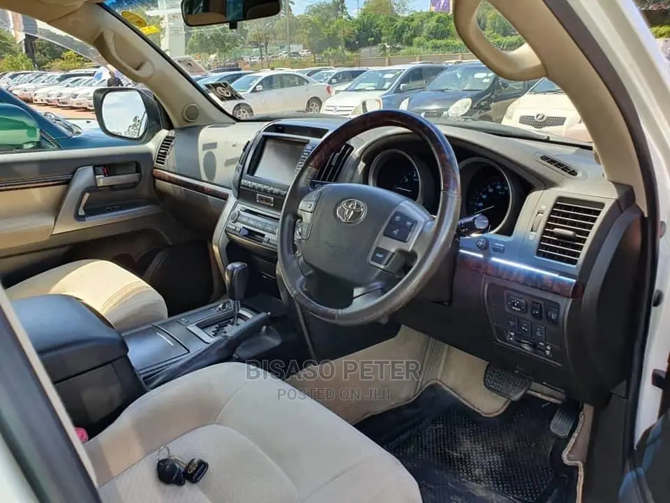 Toyota Land Cruiser 2008 White