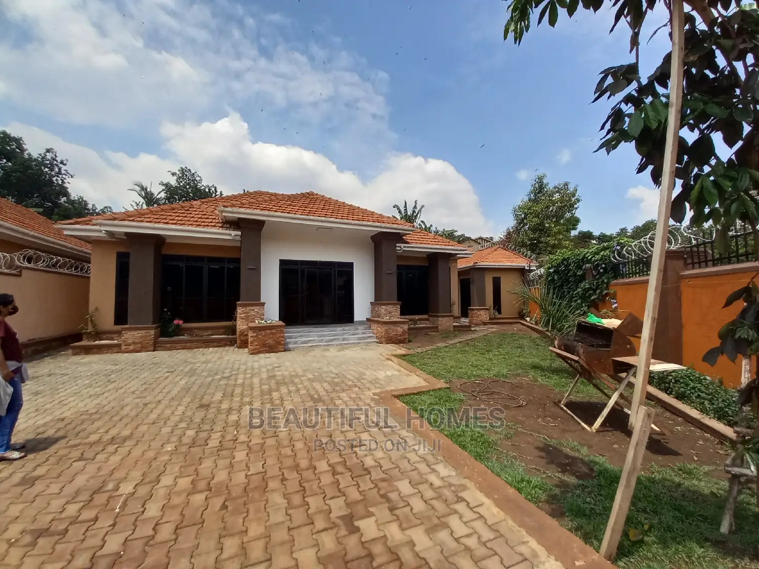 Furnished 4bdrm House in Kisaasi, Central Division for Sale