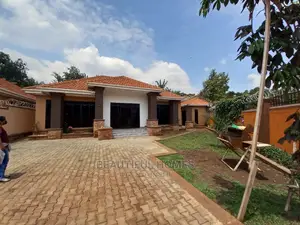 Furnished 4bdrm House in Kisaasi, Central Division for Sale