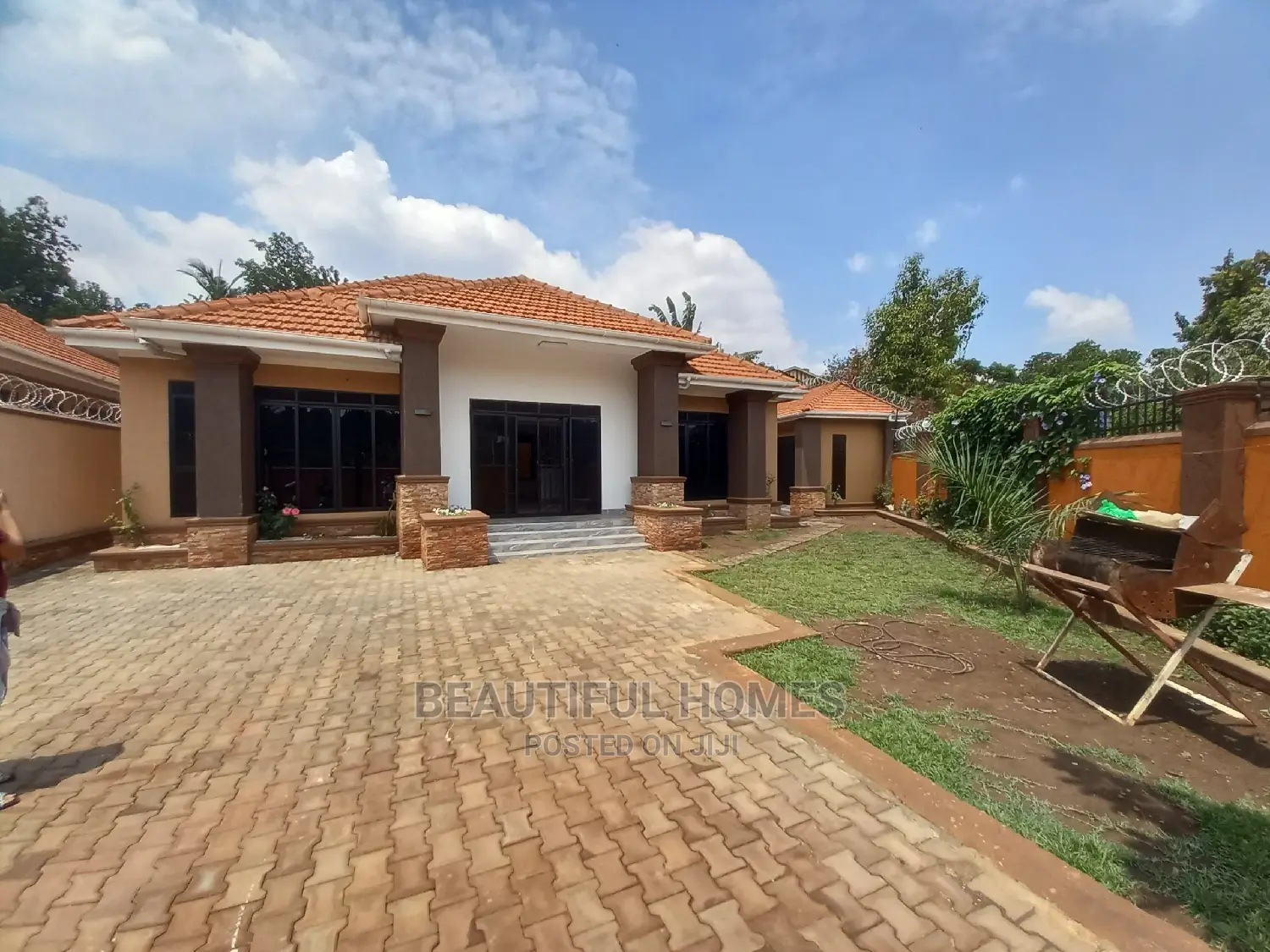 Furnished 4bdrm House in Kisaasi, Central Division for Sale