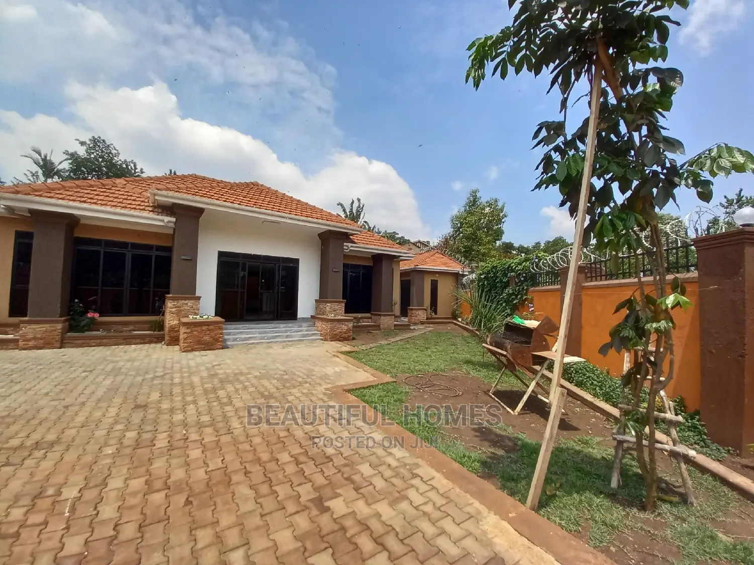 Furnished 4bdrm House in Kisaasi, Central Division for Sale