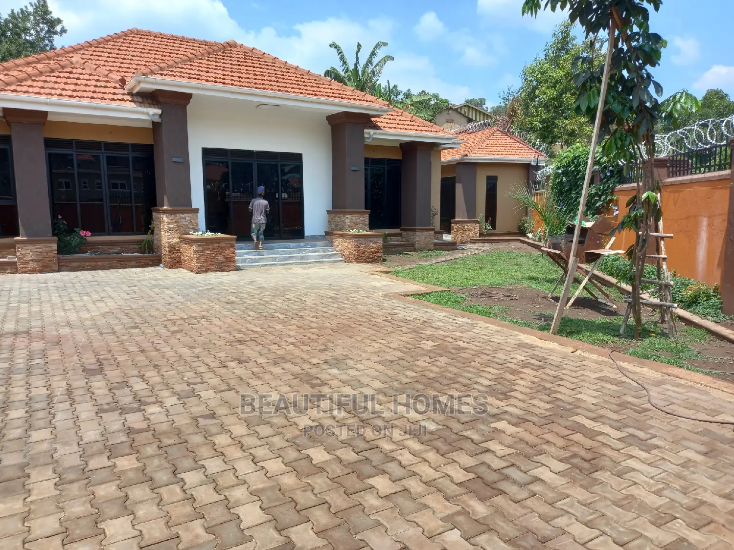 Furnished 4bdrm House in Kisaasi Organised, Central Division for Sale