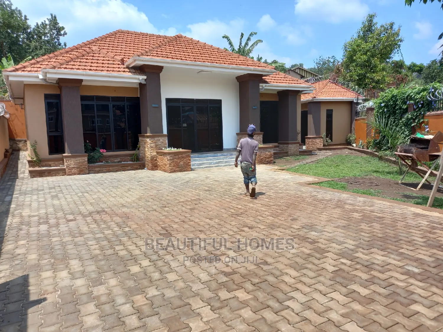 Furnished 4bdrm House in Kisaasi Organised, Central Division for Sale