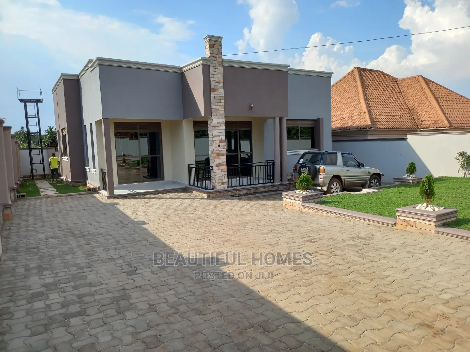 Furnished 4bdrm Bungalow in Kira Cool for Sale