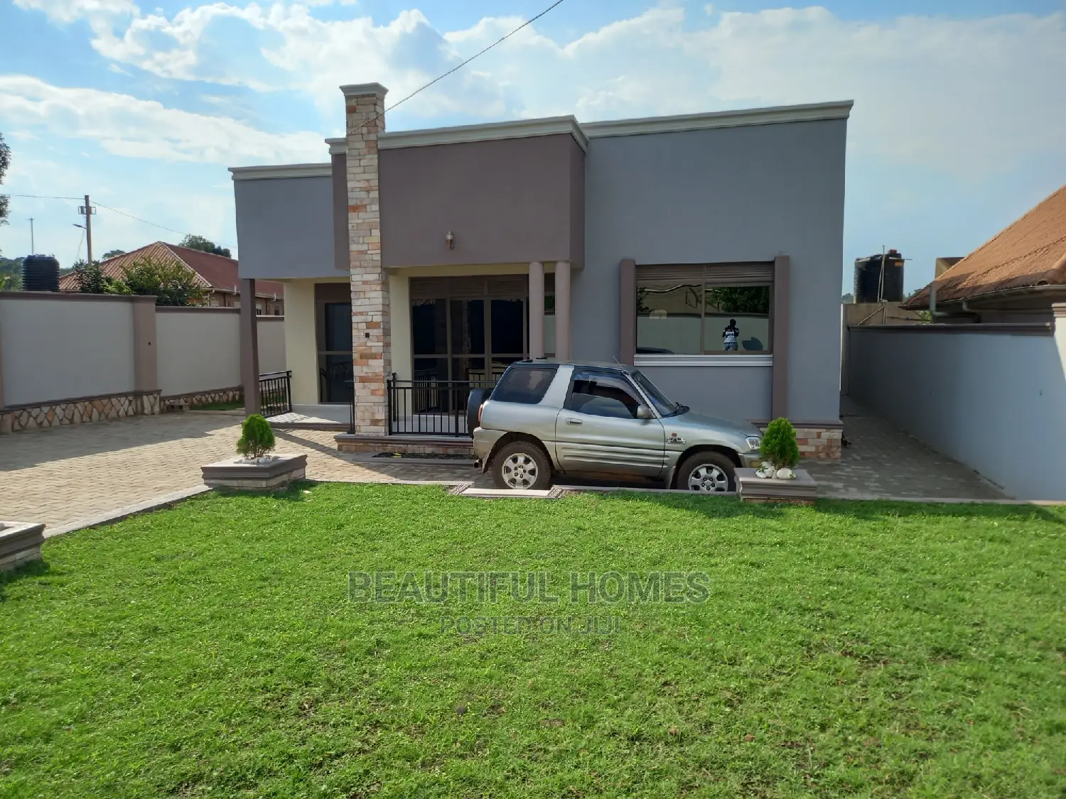 Furnished 4bdrm Bungalow in Kira Cool for Sale