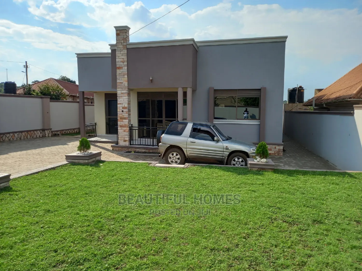 Furnished 4bdrm House in Kira for Sale