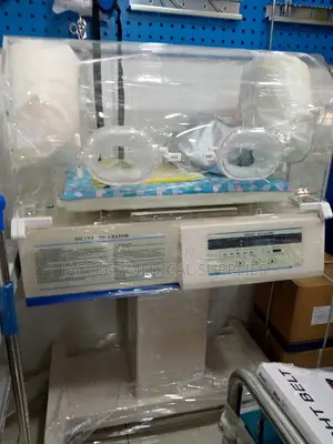 Infant Incubator Model M-800