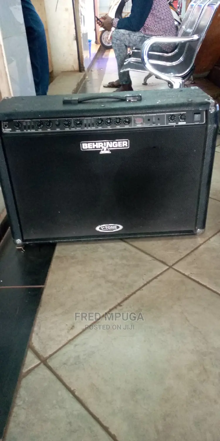 Behringer Sole Guitar Combo Speaker