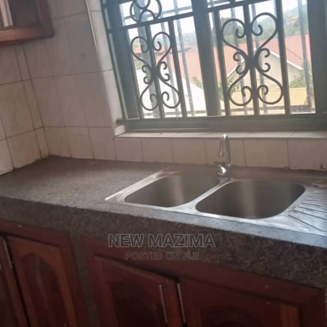 2bdrm Block of Flats in Zana Near Roofings, Division a for Rent