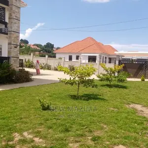 4bdrm Maisonette in Lubowa Kitiko Along, Division a for Sale