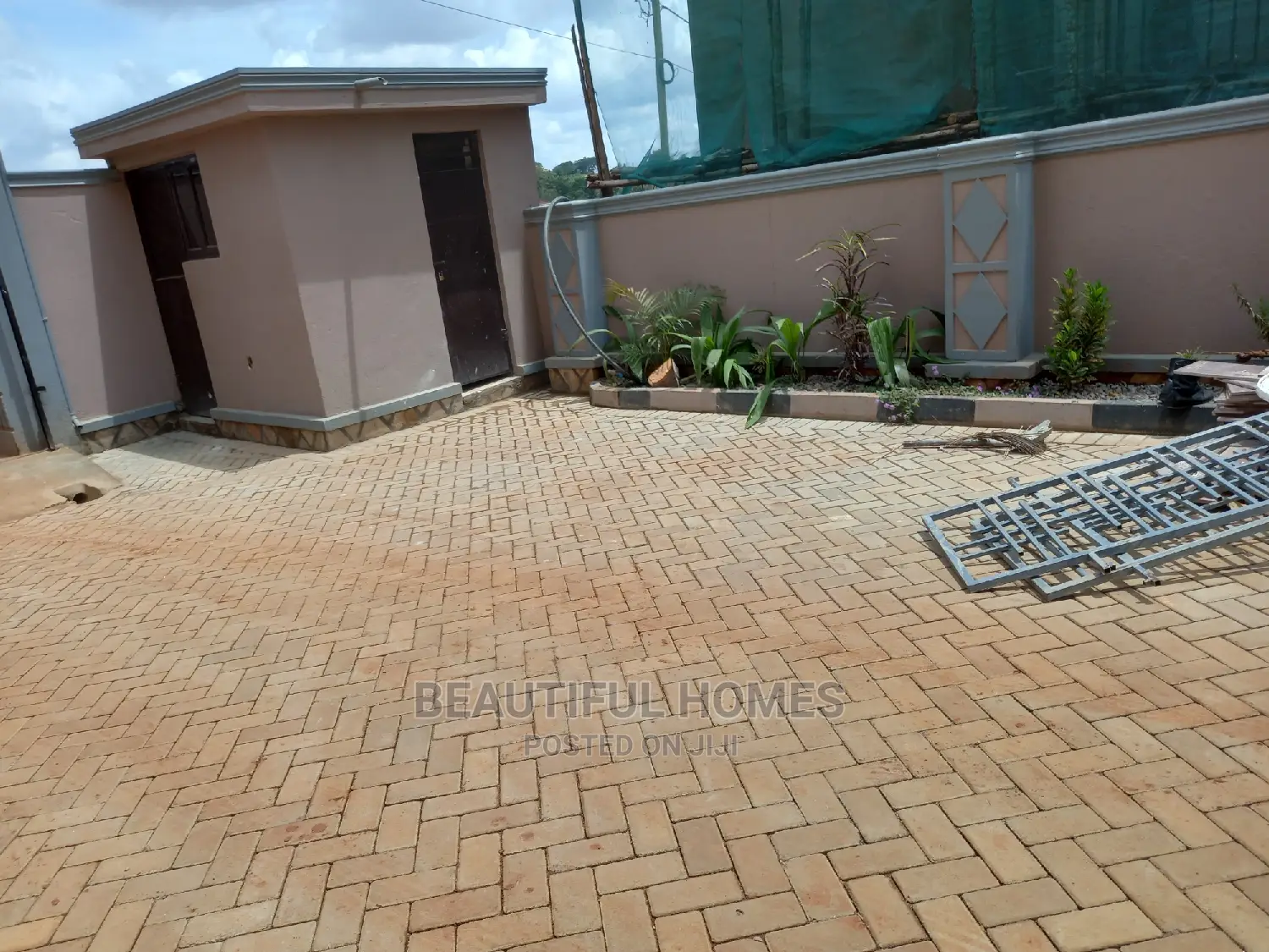 Furnished 2bdrm Block of Flats in Kyanja Corporate, Central Division