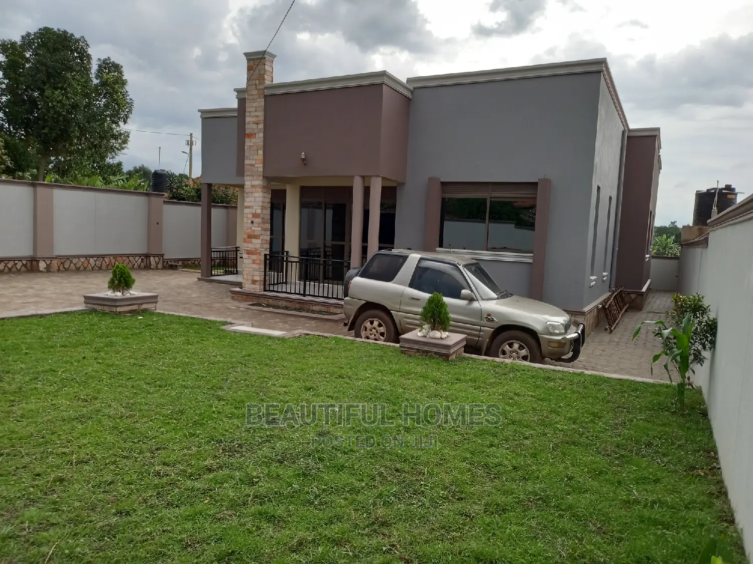 Furnished 4bdrm House in Kira for Sale