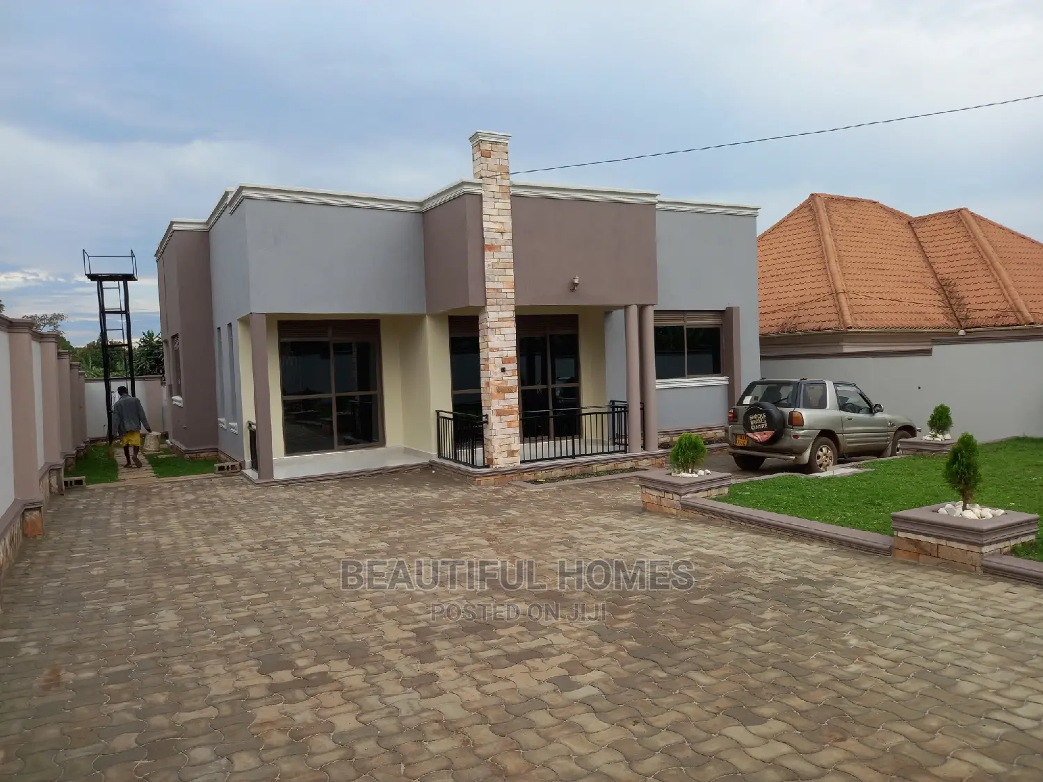 Furnished 4bdrm House in Kira for Sale