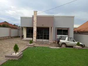 Furnished 4bdrm House in Kira for Sale