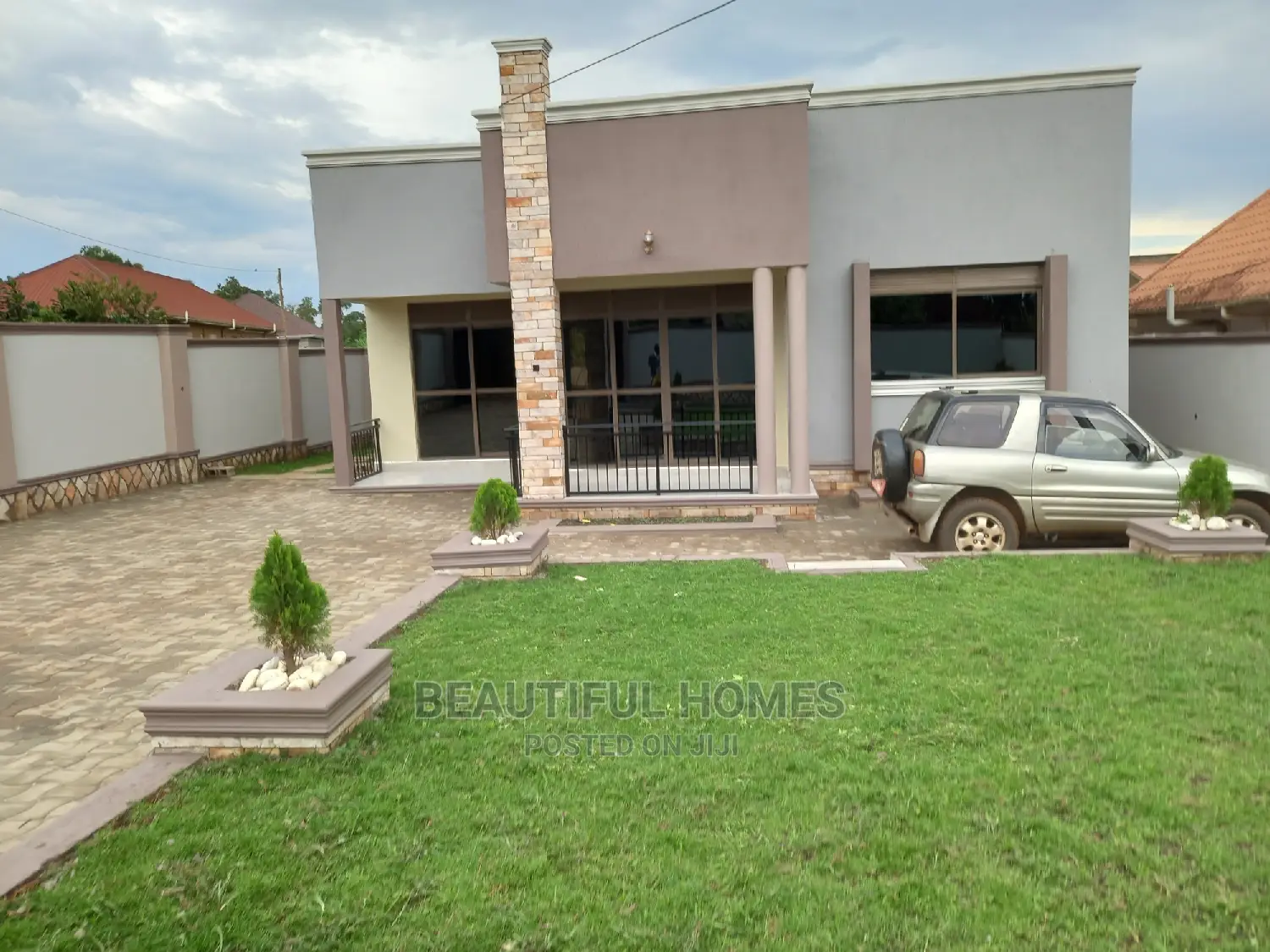 Furnished 4bdrm House in Kira for Sale