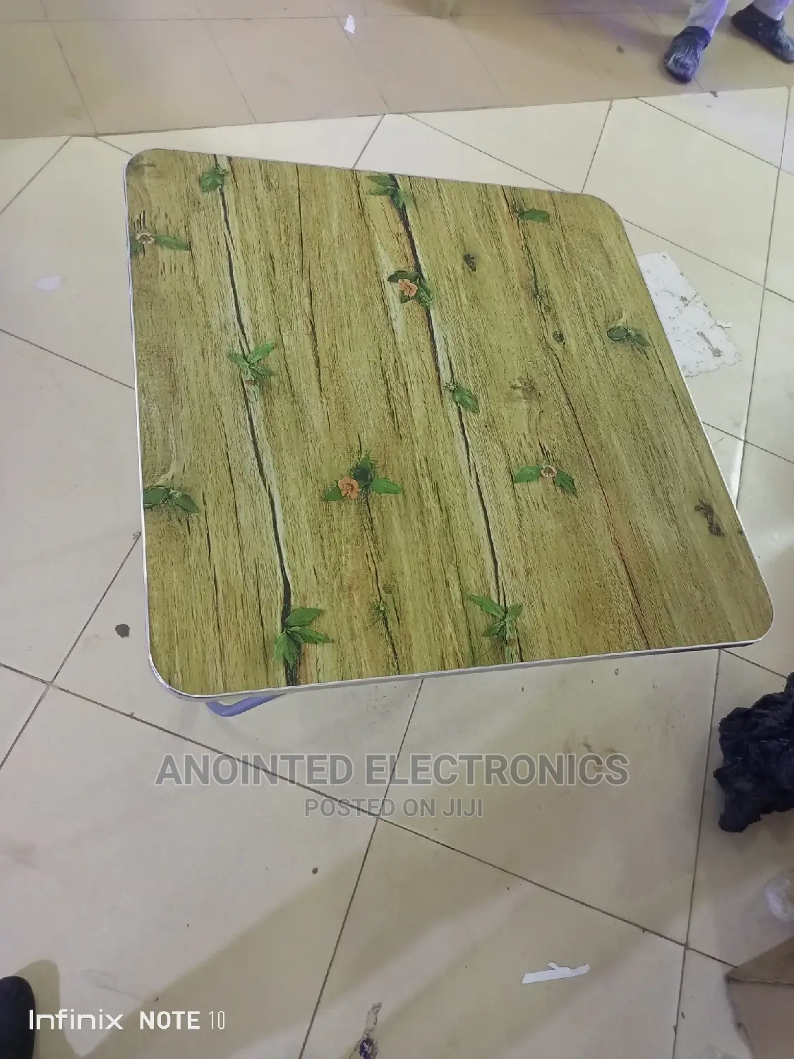 Foldable Reading Table