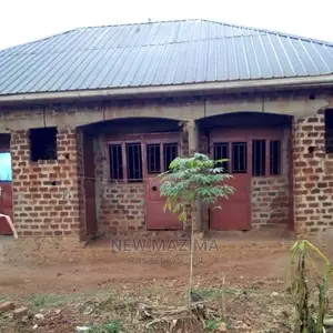 3bdrm House in Salaama Munyonyo Rd, Division B for Sale