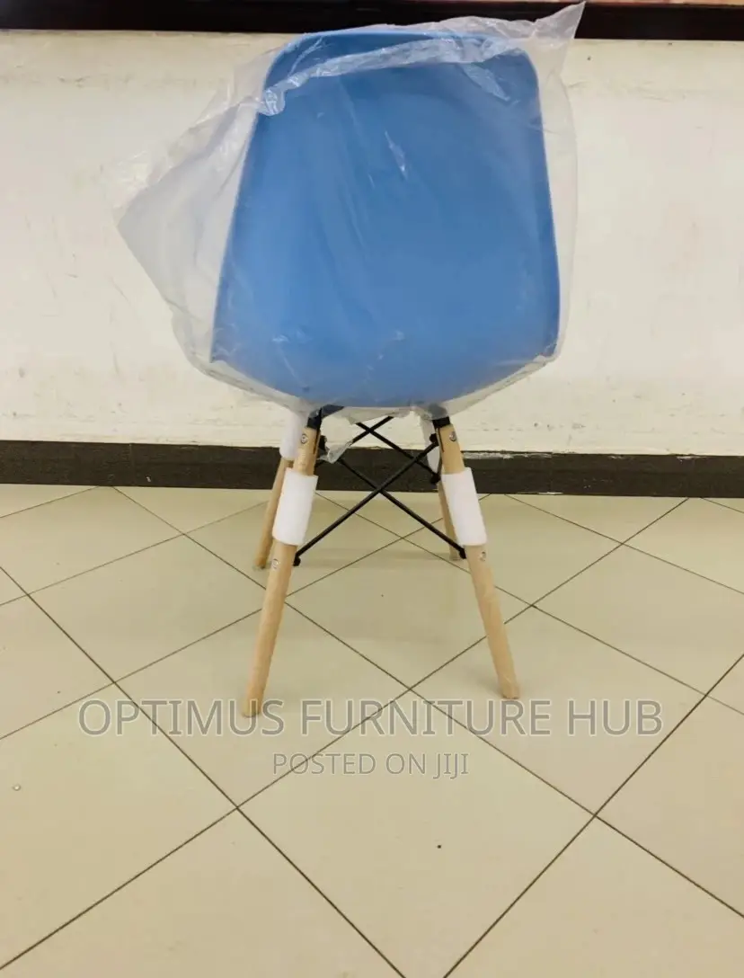 Classic Plastic Chair (Wooden Legs)