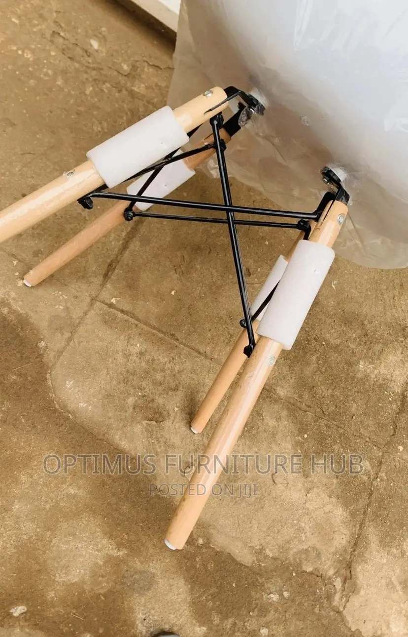 Classic Plastic Chair (Wooden Legs)
