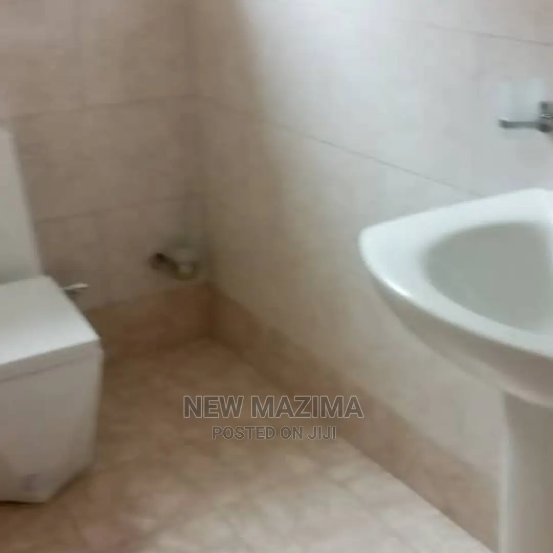 6bdrm Maisonette in Muyenga Heights, Central Division for Sale