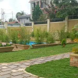 6bdrm Maisonette in Muyenga Heights, Central Division for Sale
