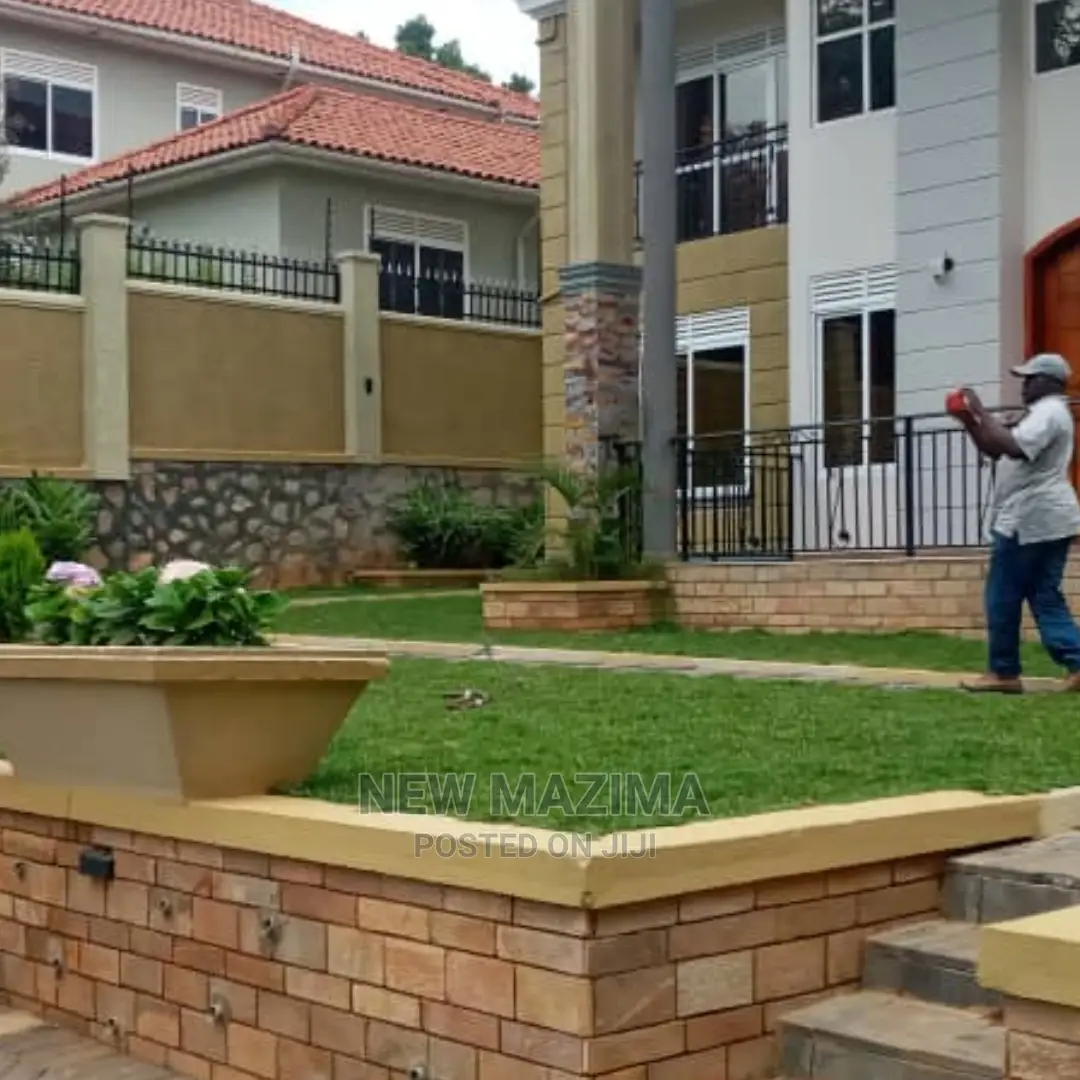 6bdrm Maisonette in Muyenga Heights, Central Division for Sale