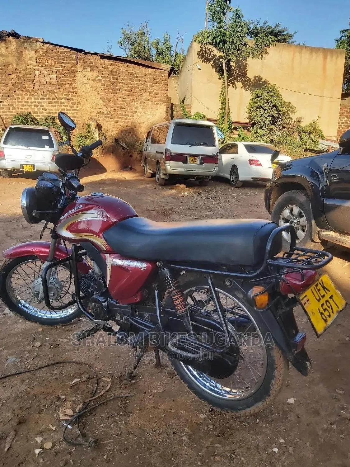 Mahindra Centuro 2021 Silver