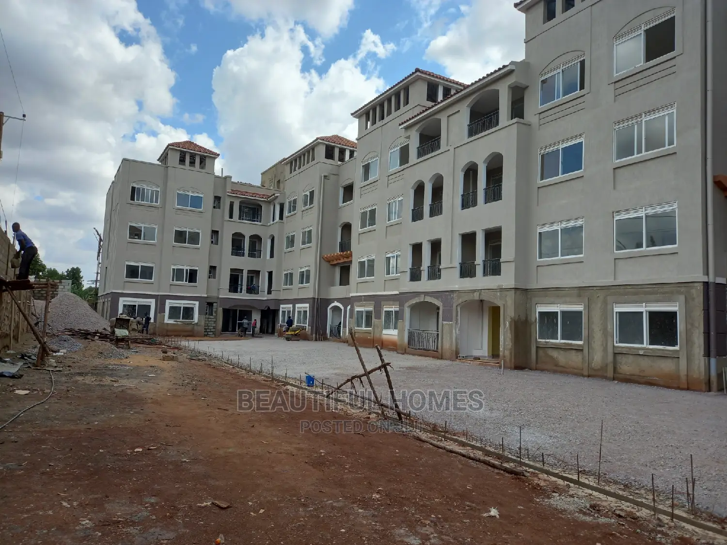 Furnished 3bdrm Condo in Naalya Wealthy, Central Division for Sale