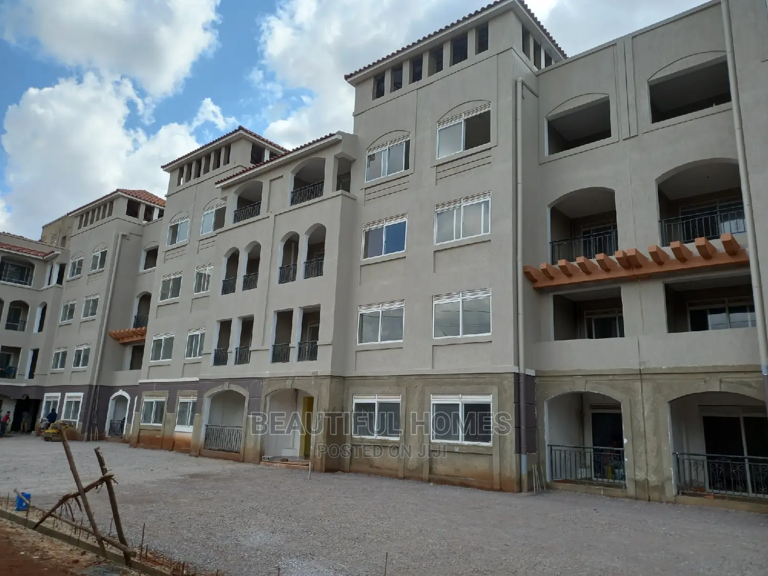 Furnished 3bdrm Condo in Naalya Wealthy, Central Division for Sale
