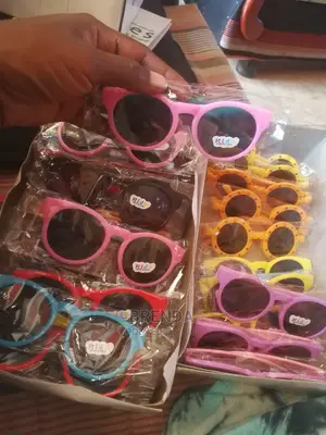 Brand New Fashionable Kids Sunglasses
