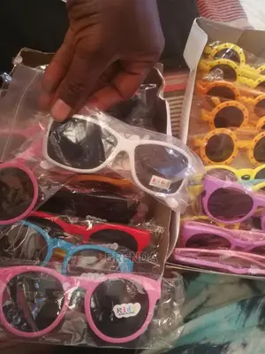Brand New Fashionable Kids Sunglasses