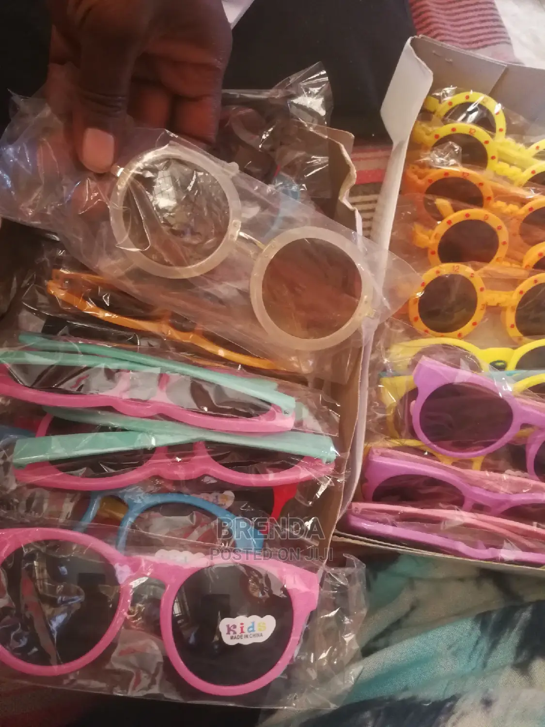 Brand New Fashionable Kids Sunglasses