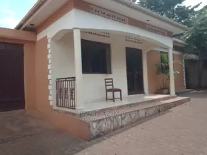 3bdrm Bungalow in Salaama Munyonyo Rd, Central Division for Rent