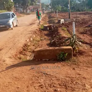 Commercial Plots Measuring Direct From Tarmac Rd on Kitende