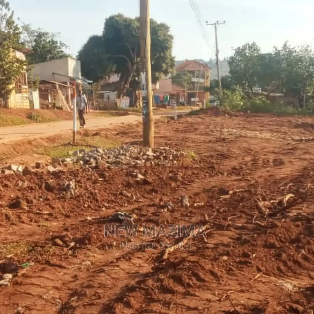 Commercial Plots Measuring Direct From Tarmac Rd on Kitende