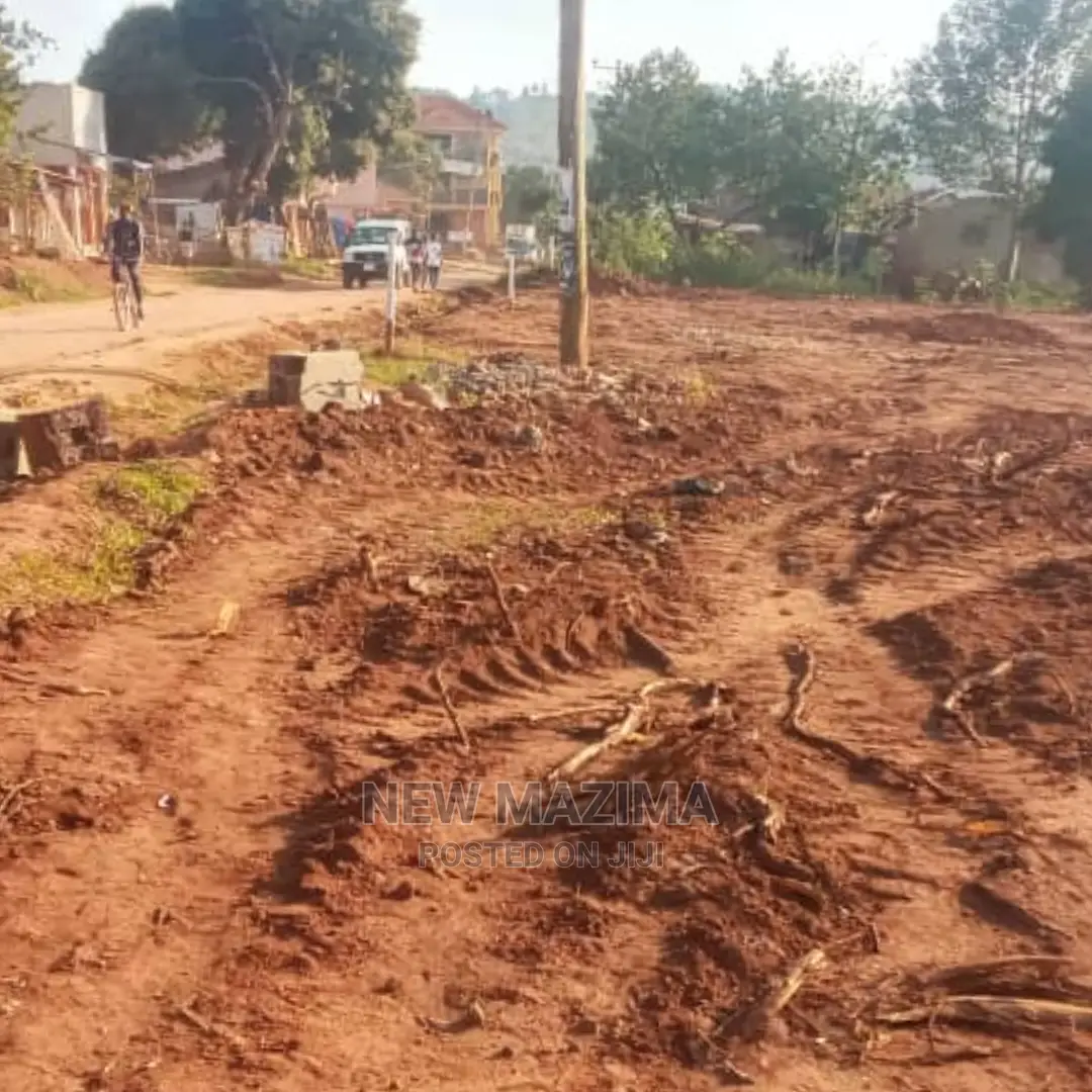 Commercial Plots Measuring Direct From Tarmac Rd on Kitende