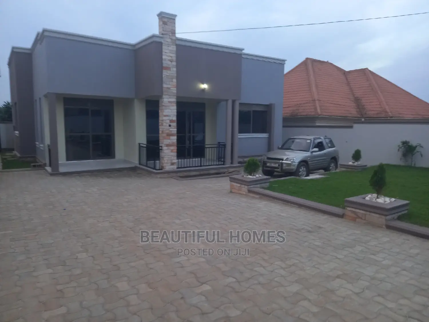 Furnished 4bdrm House in Kira for Sale