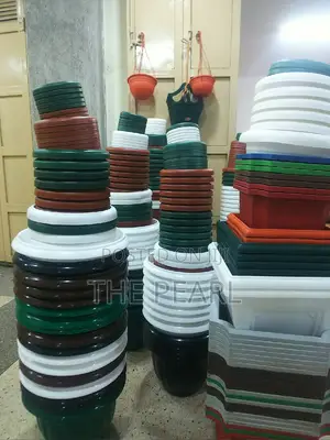 Diferent Plastic Flower Pots