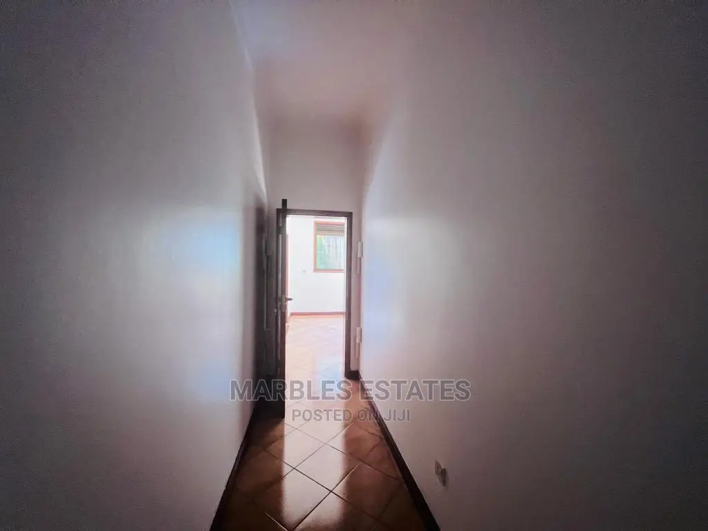 4bdrm Bungalow in Kololo, Central Division for Rent